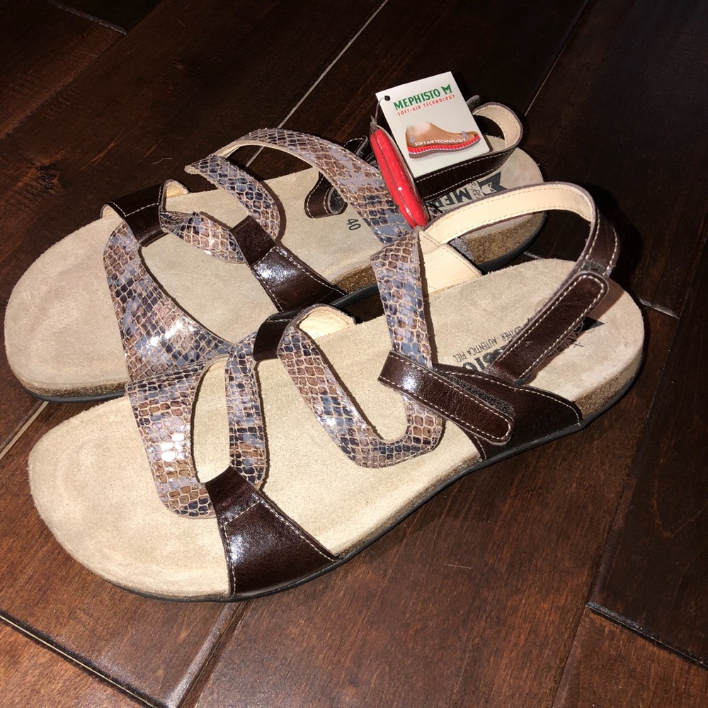 Women’s size 40(10) memphisto sandals